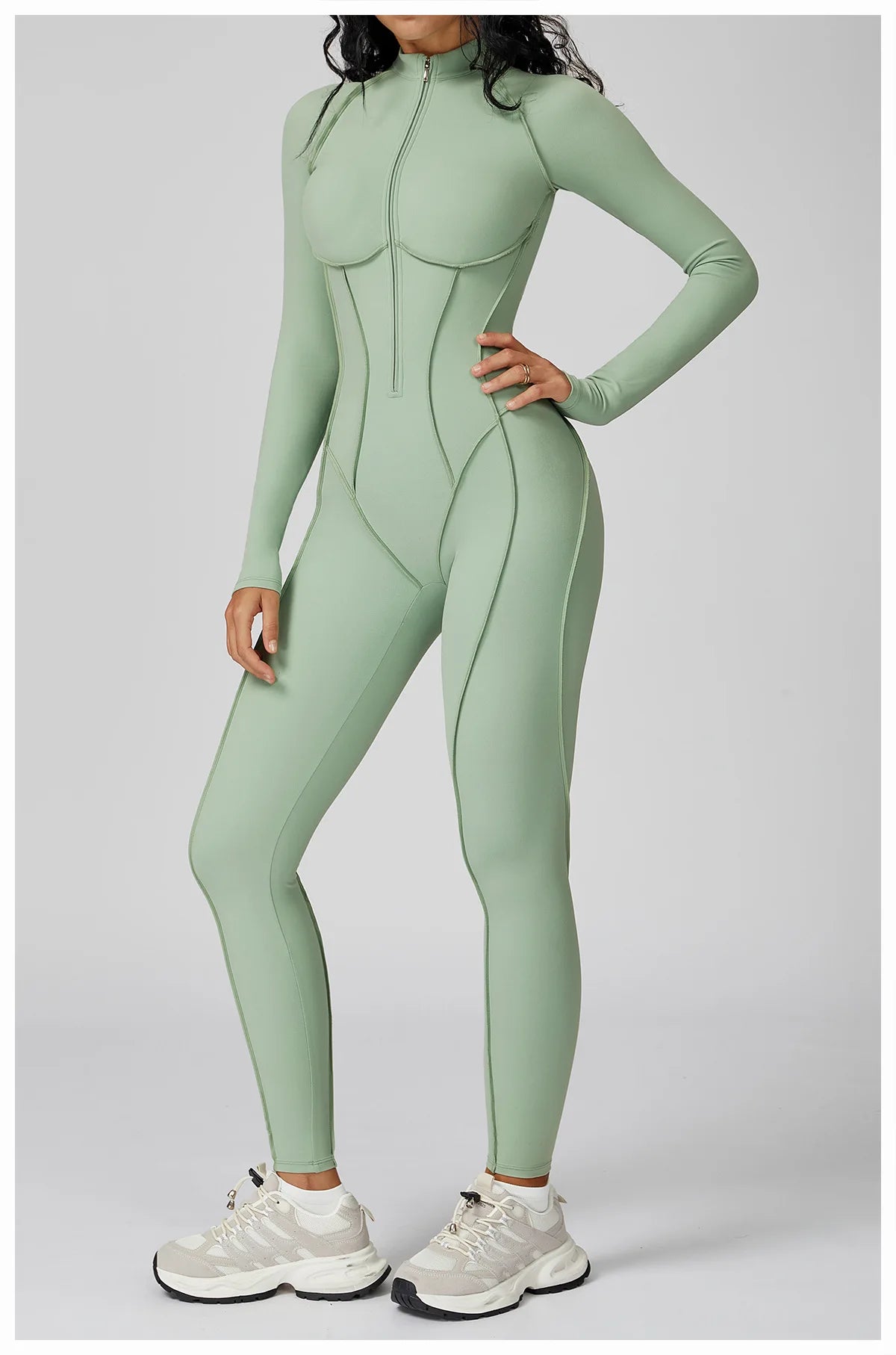 BodyFlow Combinaison Sport Femme – Design Sculptant, Col Montant Zippé, Performance & Élégance