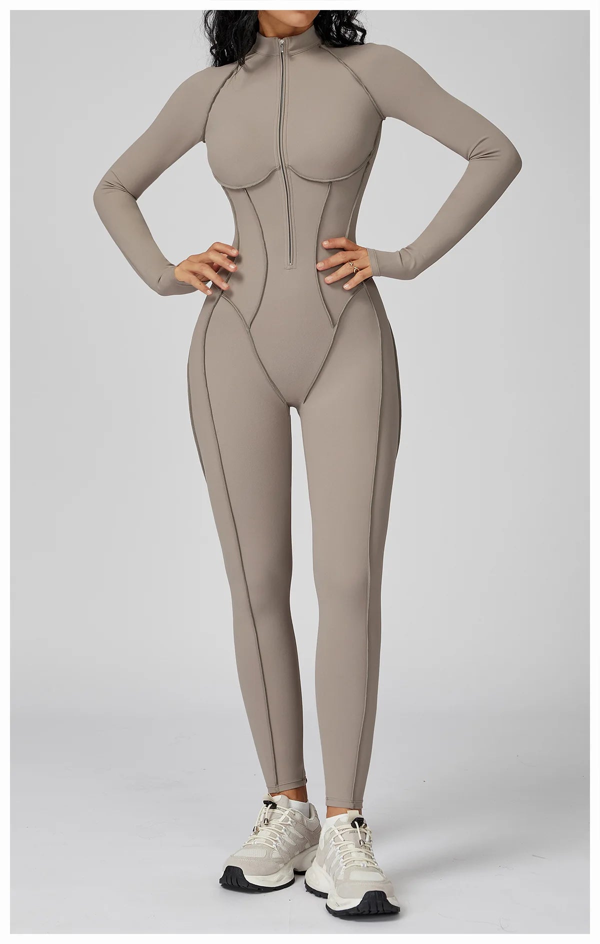 BodyFlow Combinaison Sport Femme – Design Sculptant, Col Montant Zippé, Performance & Élégance