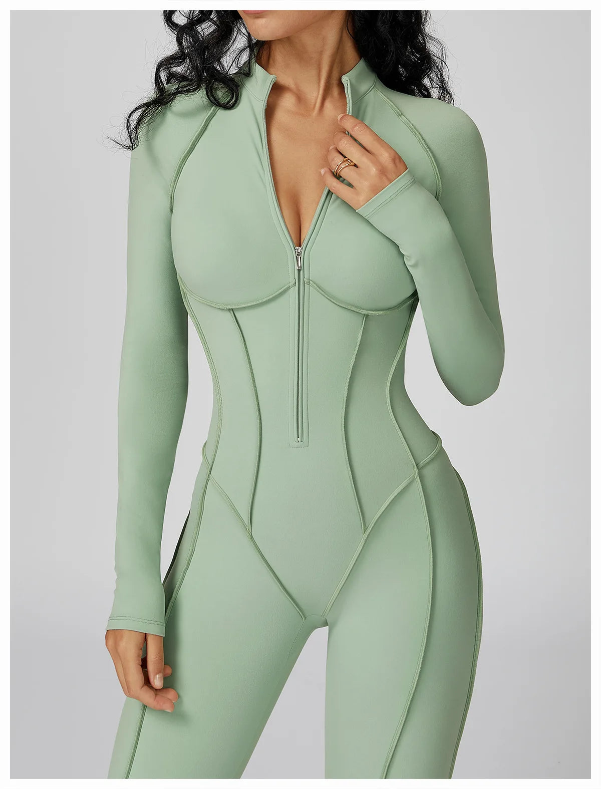 BodyFlow Combinaison Sport Femme – Design Sculptant, Col Montant Zippé, Performance & Élégance